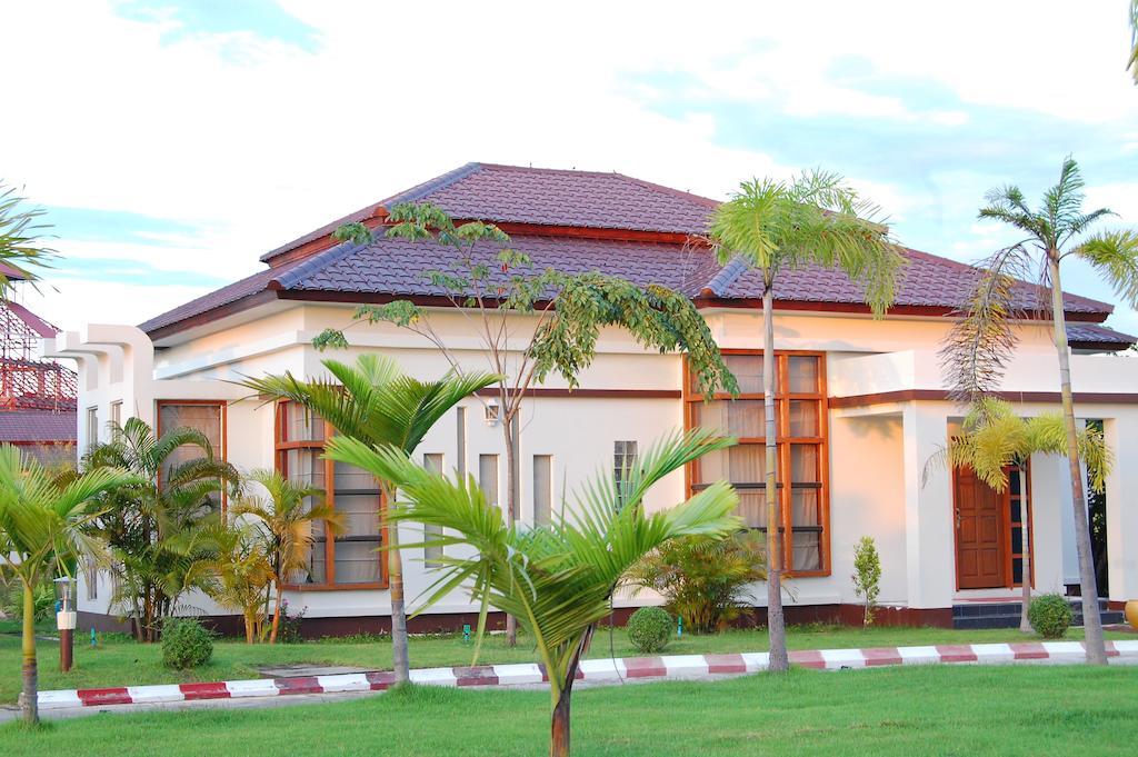 The Golden Lake Hotel Naypyidaw Exteriör bild