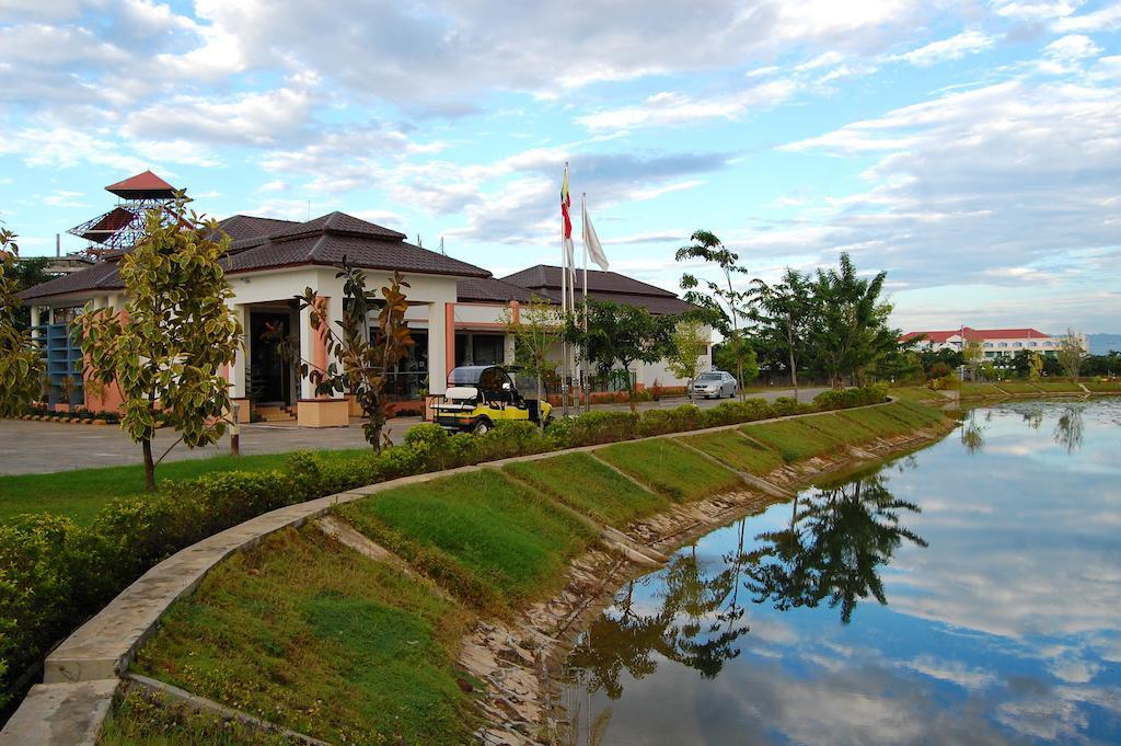The Golden Lake Hotel Naypyidaw Exteriör bild