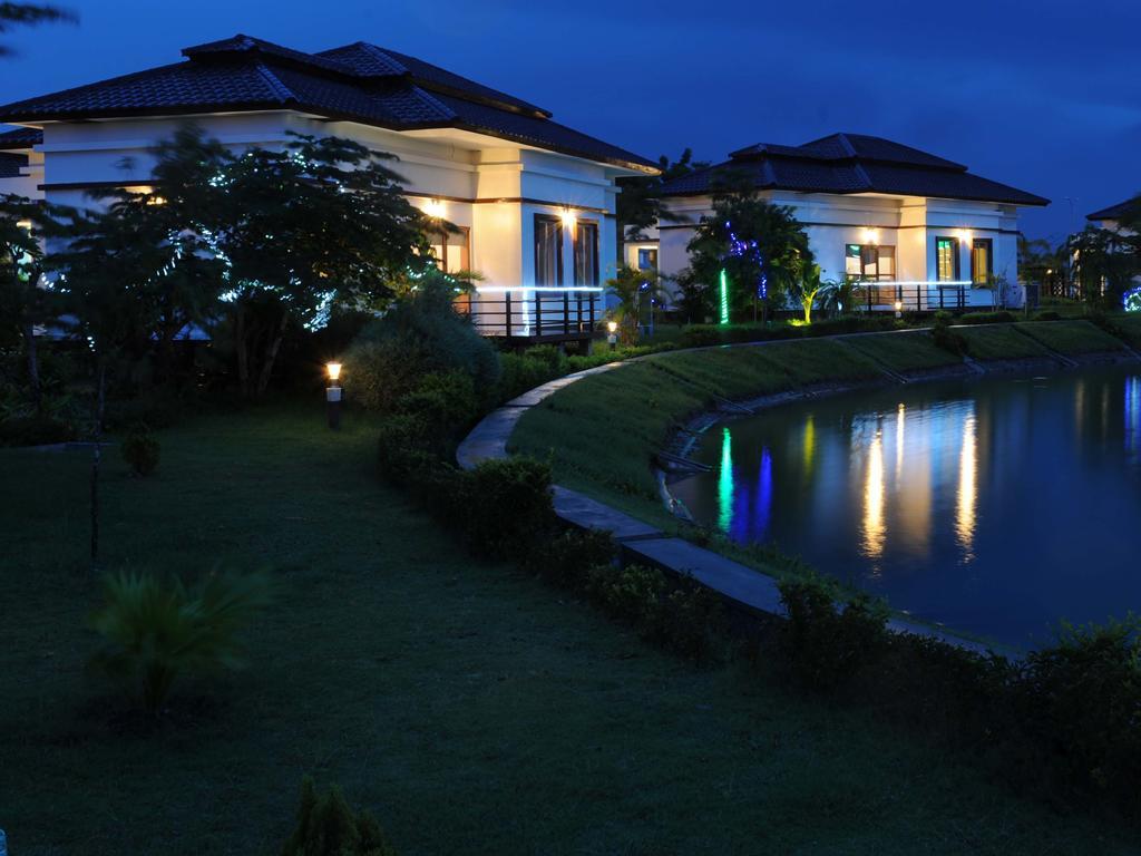 The Golden Lake Hotel Naypyidaw Exteriör bild