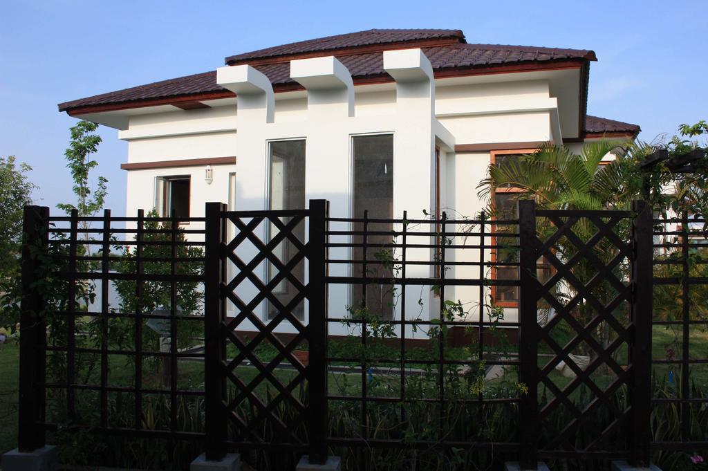 The Golden Lake Hotel Naypyidaw Exteriör bild